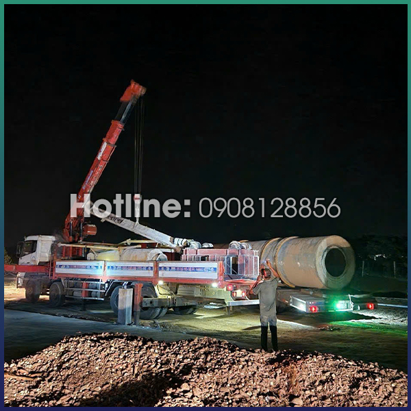 Thuê xe cẩu chuyên dụng nâng hạ thiết bị nặng